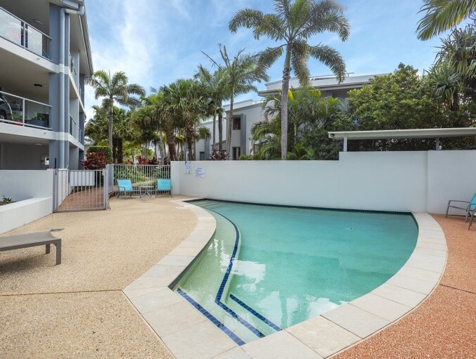 Ocean plunge pool