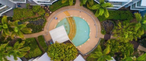 115 coolum at the beach round pool