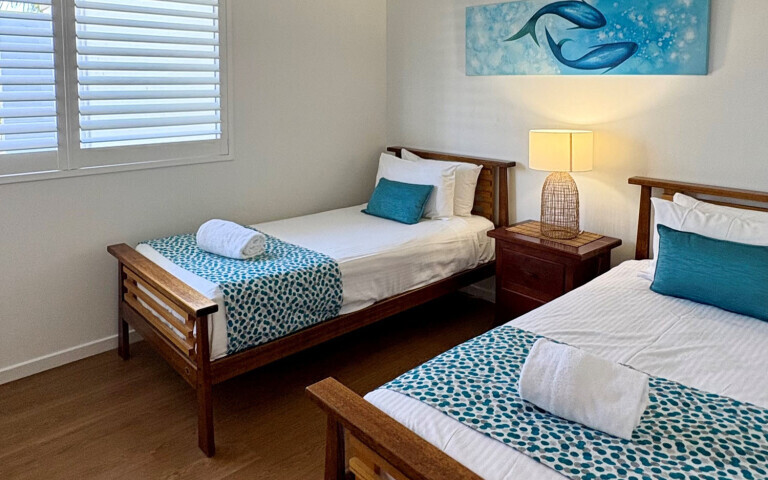 coolum at the beach 4 bedroom spa villa bedroom 2 singles